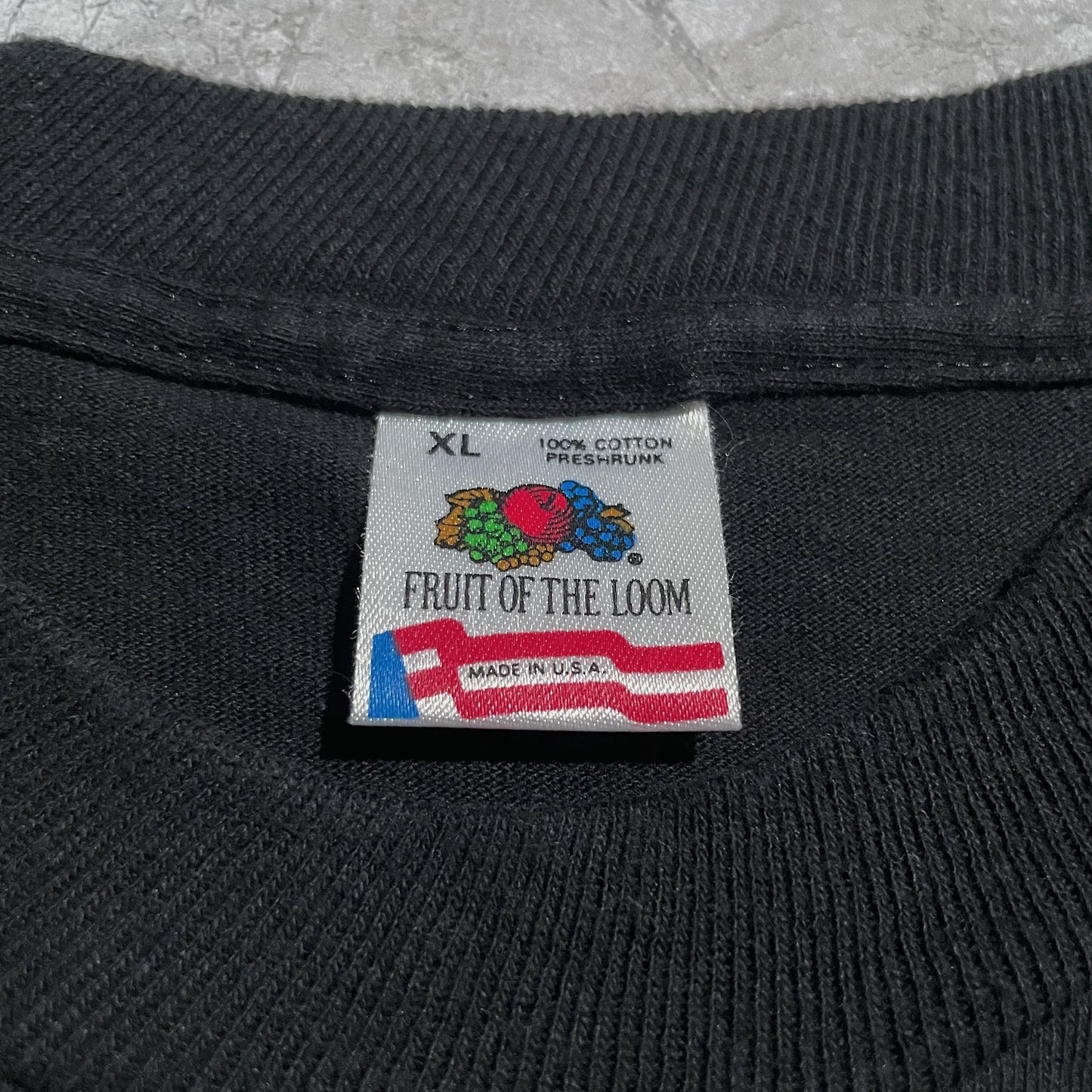 90s  ロスバケでこのサークルモチーフのデザイン良すぎんだろ、、(紛失荷物)  “ フルーツ一枚タグのシングル×シングルでＸＬサイズというのもだいぶ偉いす。(^_^;)”